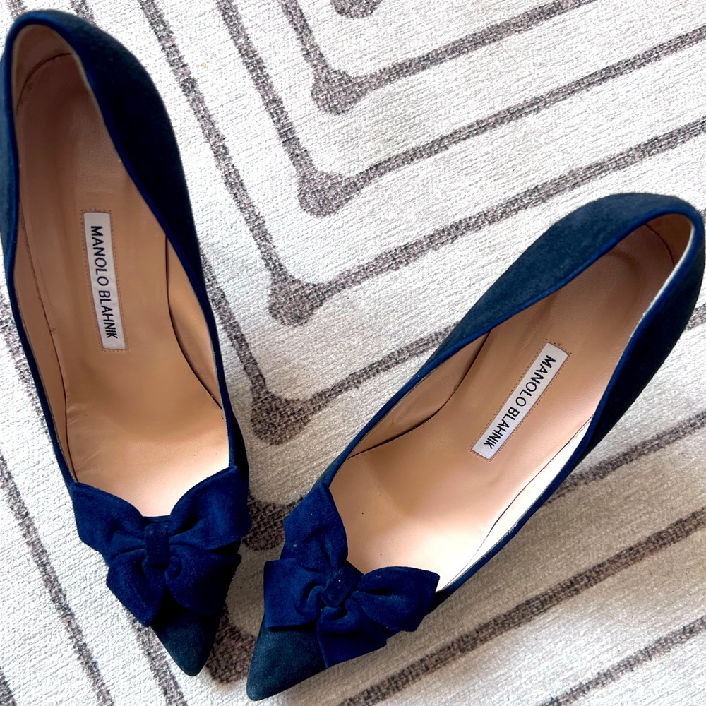 Manolo Blahnik Suede Pumps- sz 39